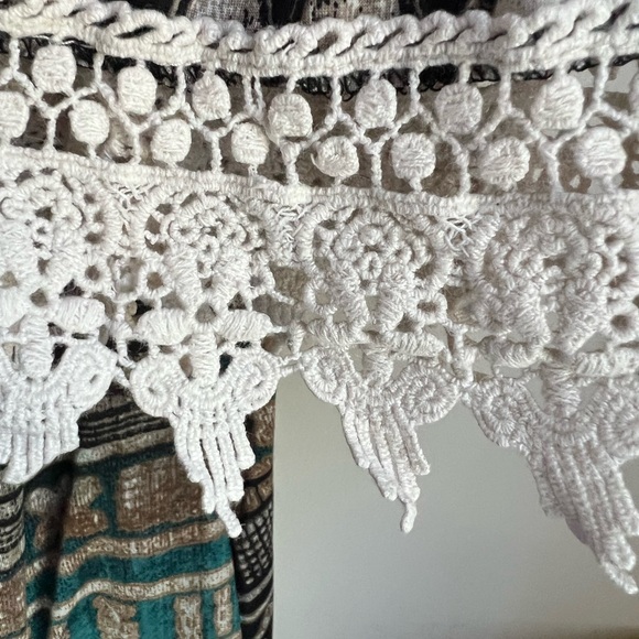 Patterned dress, crocheted sleeves- Egyptian style pattern, like hieroglyphics - Picture 2 of 5